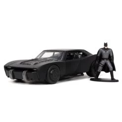 The Batman - Batmobile With Batman 1:32 Scale Hollywood Ride